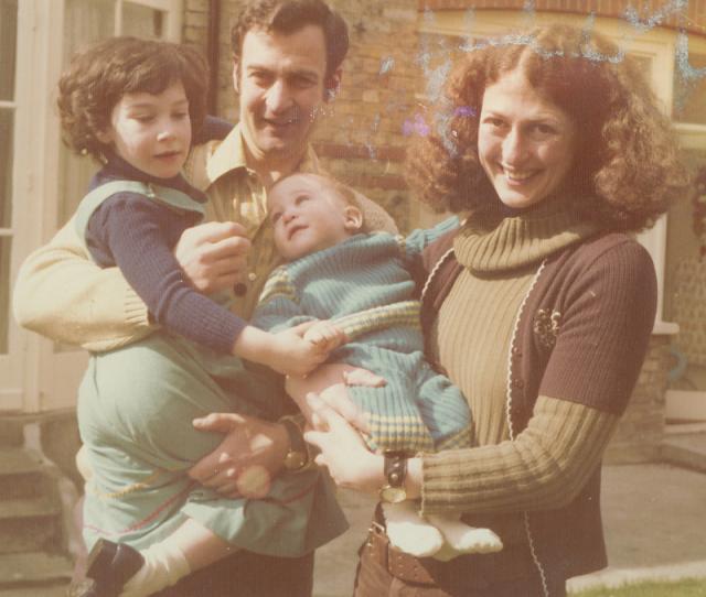 Debbie Graeme Linda (holding Craig). At Fortismere Ave